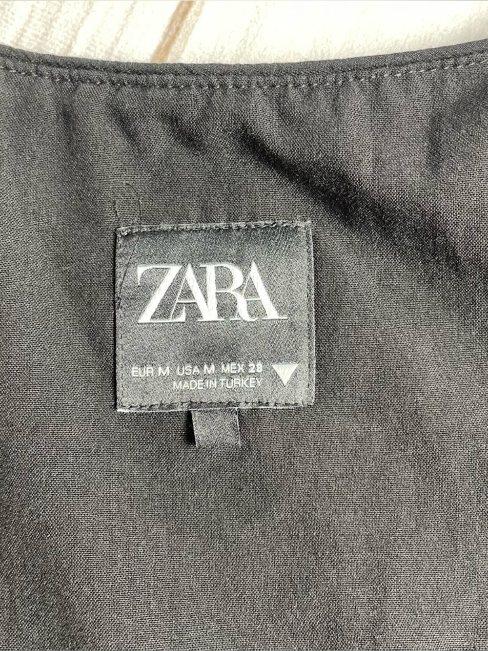 Zara Textured Tie Front Vest Top Women’s M Black Cropped Fitted Minimalist EUC - Picture 11 of 16